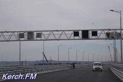 Новости » Общество: Керчанам показали, как будет выглядеть готовая  автодорожная часть Крымского моста (фото)