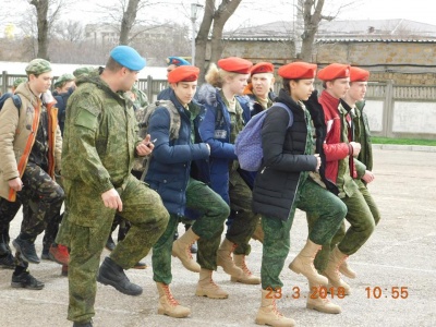 Керчане поучаствовали в военизированной эстафете юнармейских отрядов Крыма