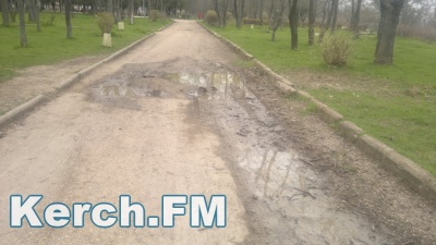 В новом парке Аршинцево не благоустроили подход к памятнику, - керчане