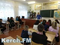 Новости » Общество: В Ленинском районе школьникам провели урок права