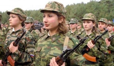 Крымчанки проходят отбор в армию РФ по контракту наравне с мужчинами