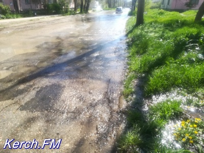 Река чистой воды текла по улицам Керчи (видео)