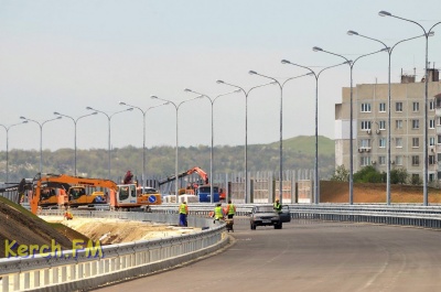 Новости » Общество: Дорога от Крымского моста к «Тавриде» - журналисты проехали по автоподходам в Керчи