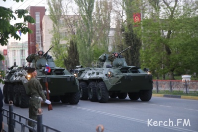 В Керчи прошла первая репетиция парада (фото)