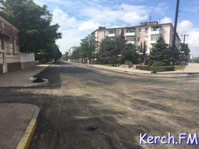 Часть улицы Айвазовского в Керчи заасфальтировали