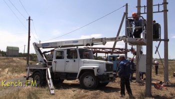 Новости » Общество: Для керченской Героевки установили мачтовую трансформаторную подстанцию