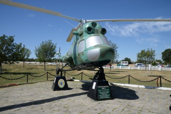 В Ленинском районе открыли памятник пограничному вертолету «МИ-2»