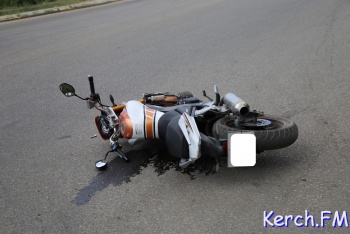 В Керчи «ВАЗ» сбил мотоциклиста и уехал с места аварии