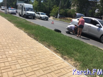 В Керчи столкнулись иномарка и маршрутка