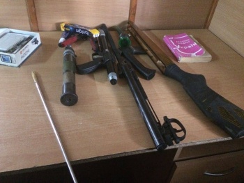 Крымчанин пытался незаконно ввезти на полуостров патроны и винтовку