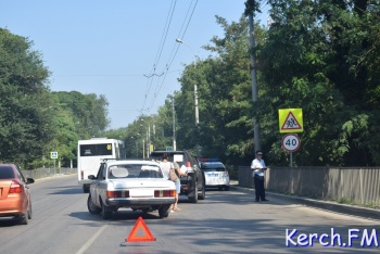 На Войкова в Керчи столкнулись «Волга» и «Toyota»
