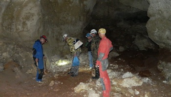 Новости » Общество: Ученые не нашли следов пребывания человека в найденной пещере в Крыму