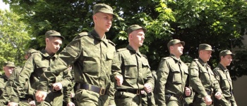 Новости » Общество: Около 2,5 тысяч крымчан отправились на военную службу в ходе весеннего призыва