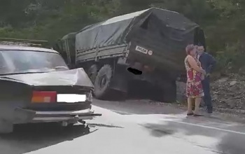 Трасса Керчь-Симферополь встала в пробке из-за аварии