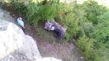 Новости » Криминал и ЧП: В крымских горах два туриста сорвались со скалы на квадроцикле