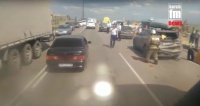 В Ленинском районе столкнулись фура и четыре легковушки (видео)