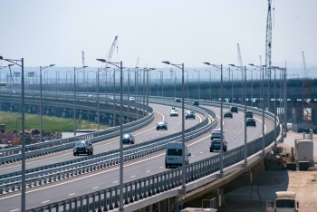В июле по Крымскому мосту проехали почти 800 тыс машин