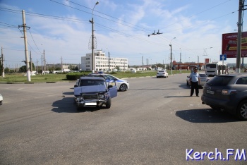 На Ворошиловском кольце в Керчи снова авария