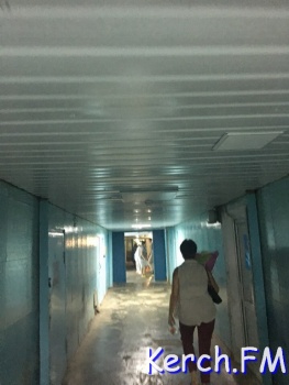 Новости » Общество: Свершилось! На цокольном этаже в Керченской больнице № 1 сделали потолок