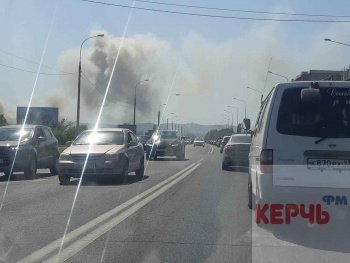 Новости » Общество: Керчане стали очевидцами сильного пожара в Анапе