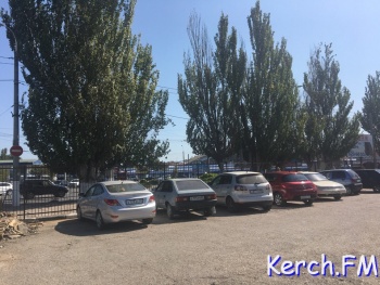 Парковка около автовокзала Керчи станет платной?