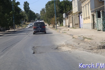 Подготовили и забыли: дорожники до сих пор не заасфальтировали яму на Чкалова