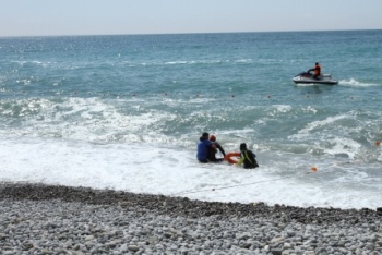 Новости » Общество: В Крыму снова на воде  спасли двоих