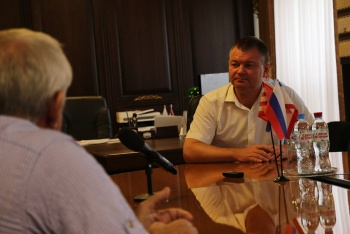 В Керчи обсуждают сотрудничество с парашютным центром Москвы