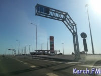 На автоподходах к Крымскому мосту до конца августа продолжат приостанавливать движение