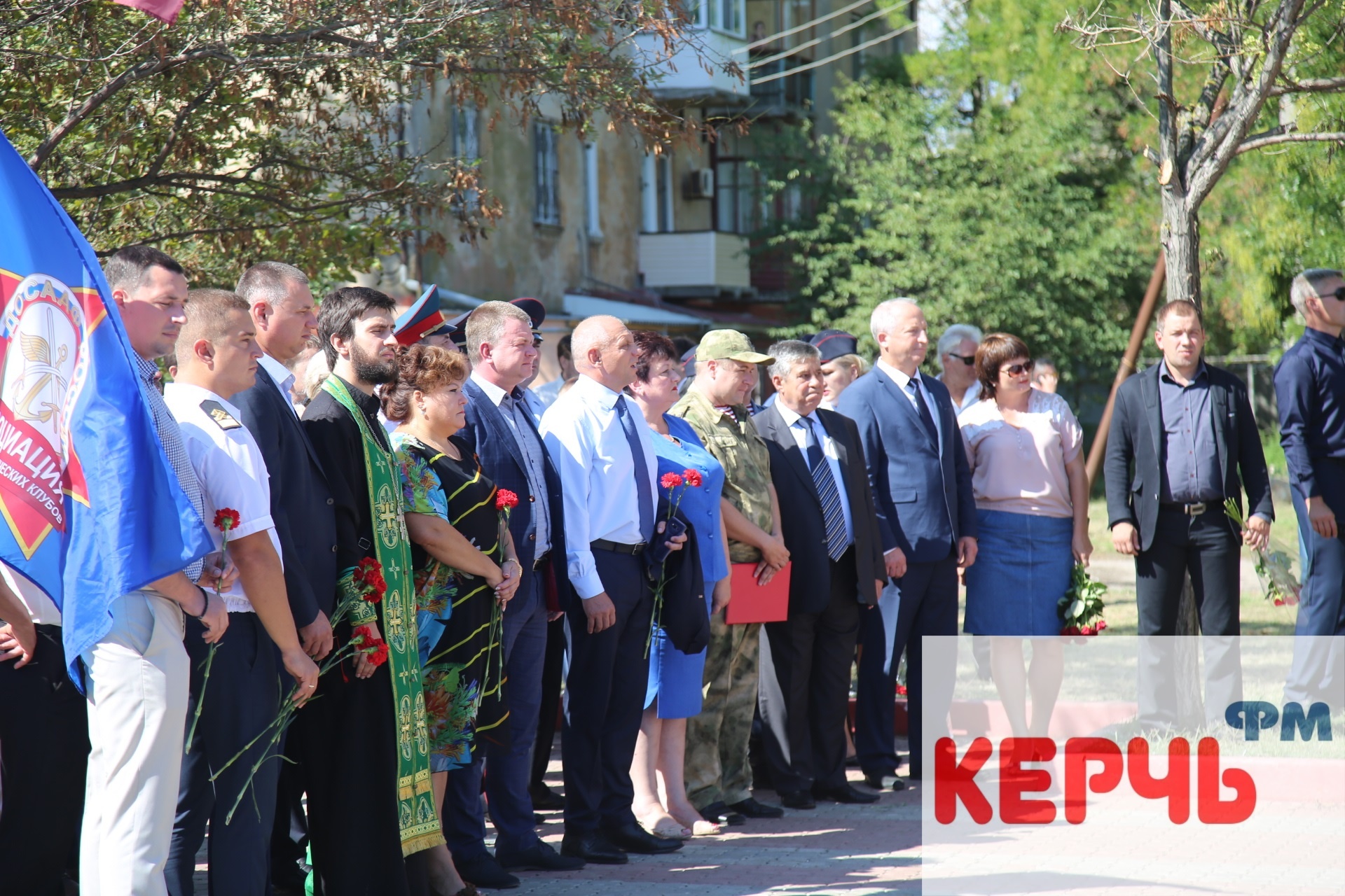 Керчь фм новости самое свежее. Аллея памяти на набережной Керчи. Открыли ли аллею в Керчи. Какие новости в Керчи.