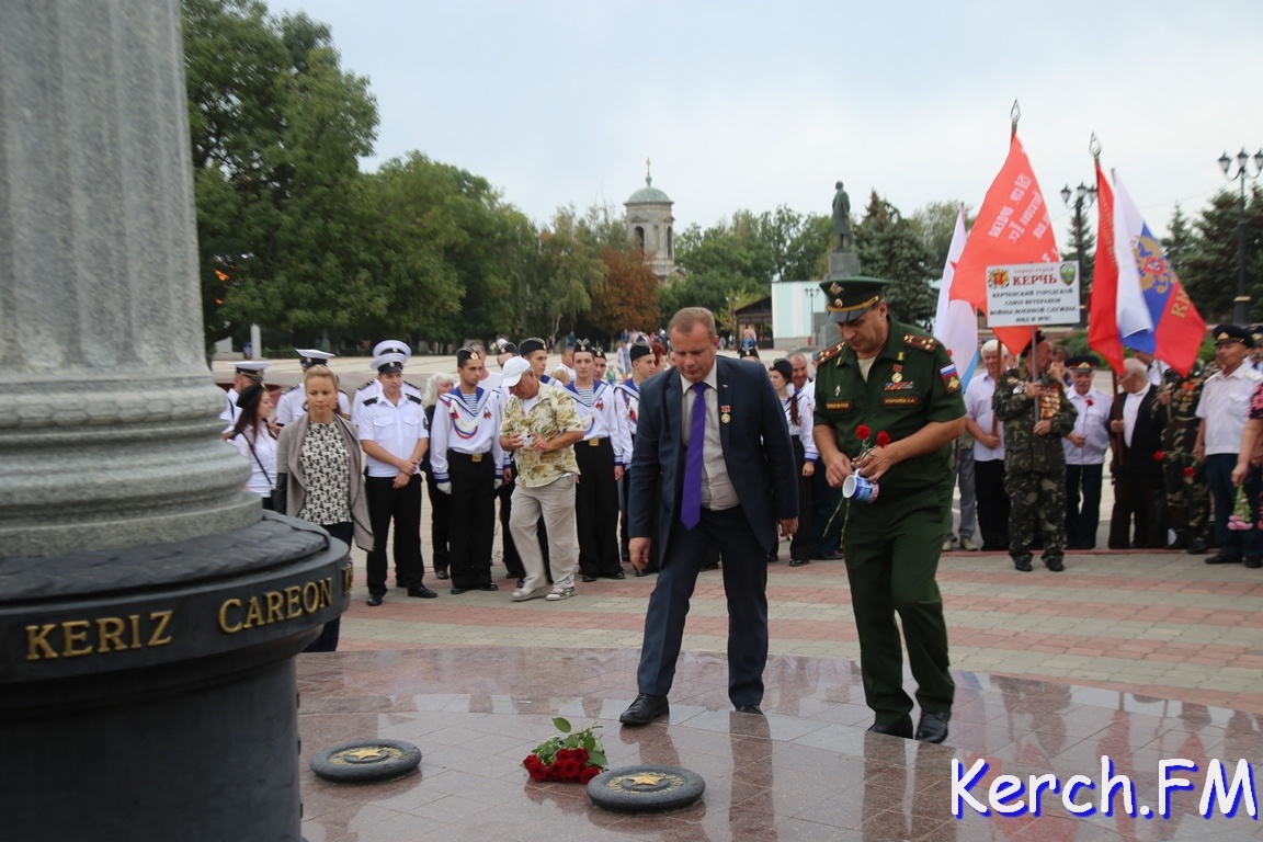 Керчь 14. Присвоение звания город герой Керчь. Пантеон славы в Керчи фото.