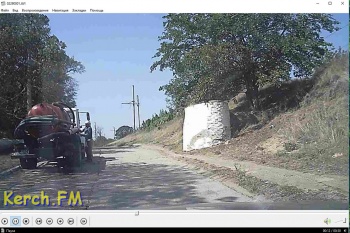 В Керчи сливают нечистоты на Тиритакском спуске (видео)