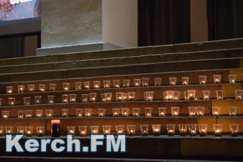 В Керчи почтили память погибших от рук террористов