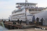 Новости » Общество: Керченская переправа закрылась из-за Крымского моста