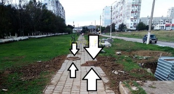В Керчи управляющая компания восстановила тротуар на Ворошилова