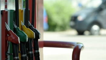 Новости » Общество: В ФАС объяснили причину завышенных цен на топливо в Крыму