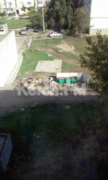 Жители Ворошилова просят привести в порядок контейнерную площадку