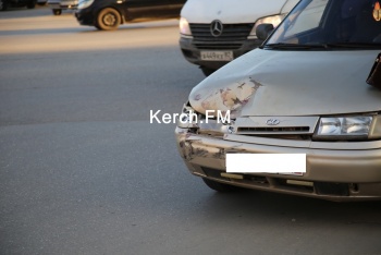 В Керчи около автовокзала произошла авария