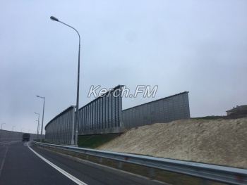 На ж/д подходах к Крымскому мосту ставят шумозащитные экраны