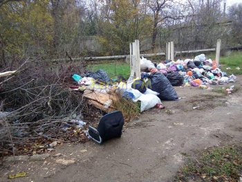 Ты репортер: Было грязно, а стало: на Капитана Алиева в Керчи вечная свалка