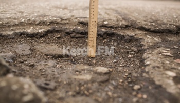 В Керчи дорожники отремонтировали более 10 тыс кв м дорог