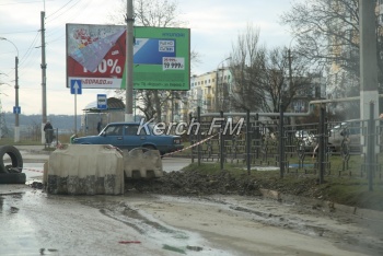 Новости » Общество: Дорога в районе остановки «Ворошилова» снова залита водой