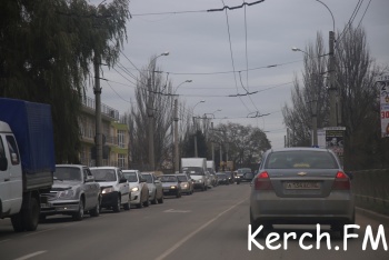 Новости » Общество: Центр Керчи стоит в пробке