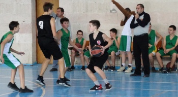 Керчане стали лидерами юношеского баскетбольного первенства Крыма