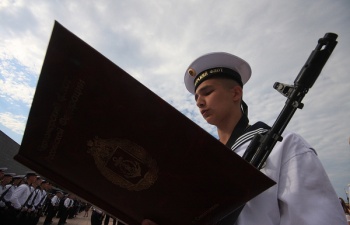 Сенатор от Крыма предлагает установить в РФ день военной присяги