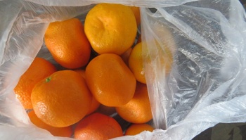 Новости » Общество: В Крым пытались незаконно провезти мандарины