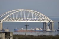 Более 3,5 млн автомобилей проехали в 2018 году по Крымскому мосту
