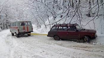 МЧС просит автомобилистов быть осторожными на дорогах