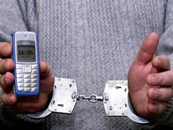 Новости » Криминал и ЧП: За украденный телефон керчанин может лишиться свободы на 4 года