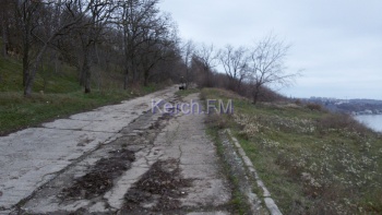 Склон в Аршинцево продолжает сползать в море